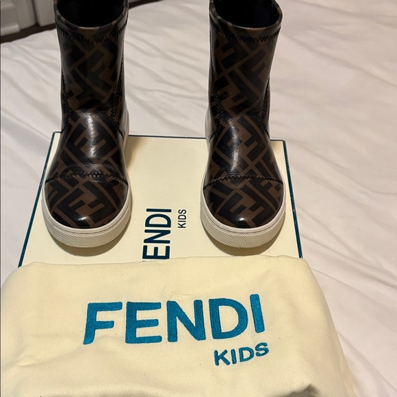 Fendi Black and Brown Logo Pattern Boots - Picture 10 of 11